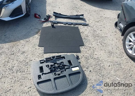 2025 Toyota Camry Le z USA, uszkodzony, nr VIN 4T1DAACK3SU607907